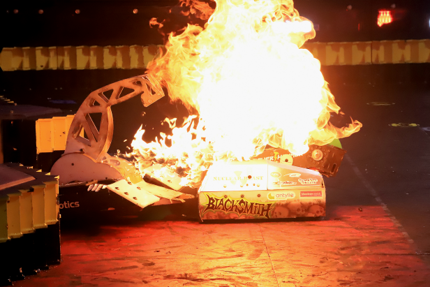 How BattleBots Will Fight To Win The Golden Bolt Trophy | BattleBots ...